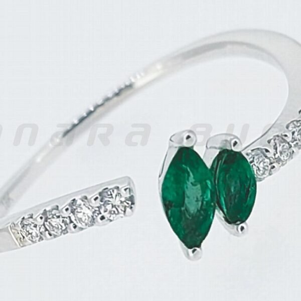 Diamond / Emerald Ring