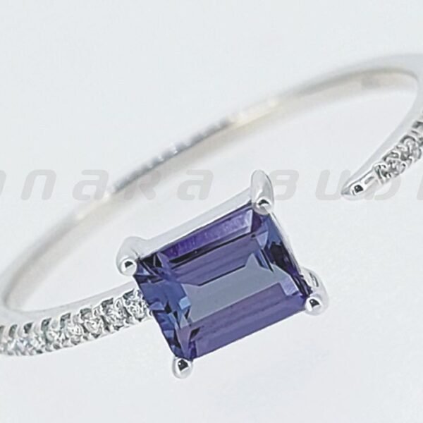 Diamond / Tanzanite Ring