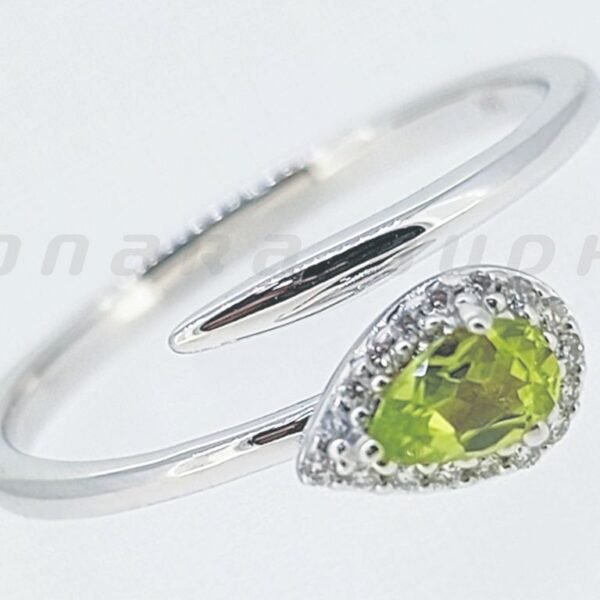 Diamond / Peridot Ring