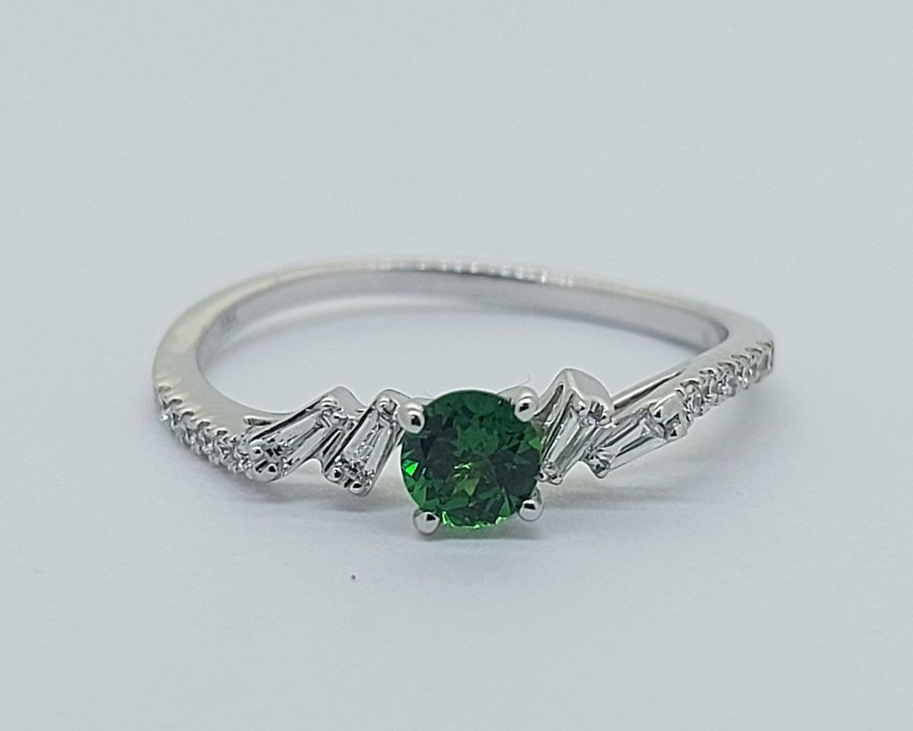 Diamond / Tsavorite Ring