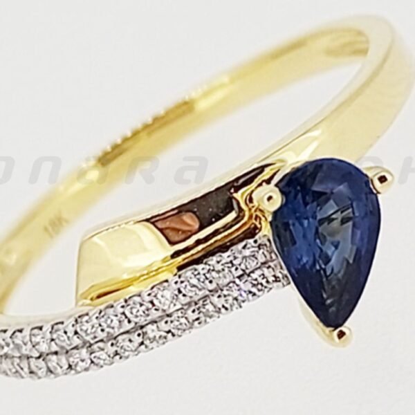 Diamond / Sapphire Ring