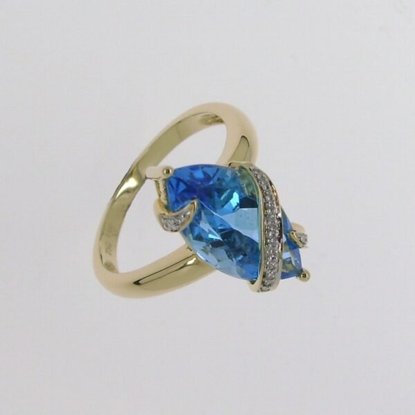 Diamond / Blue Topaz Ring