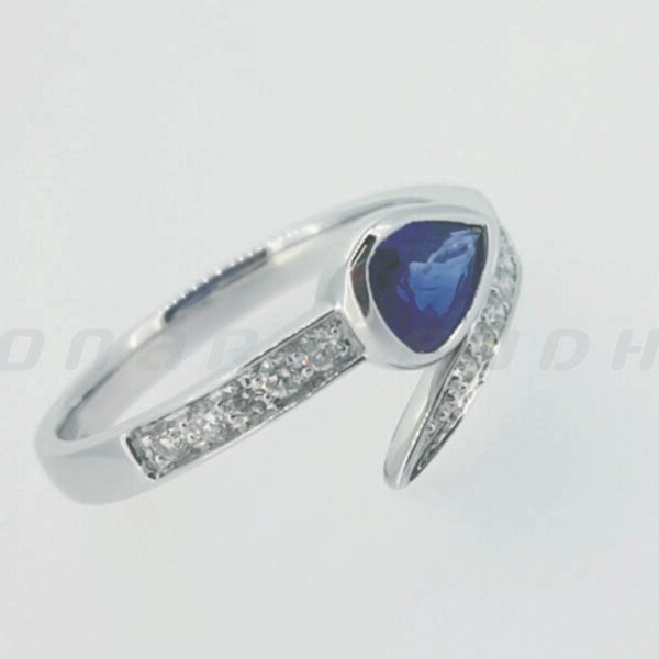 Diamond / Sapphire Ring