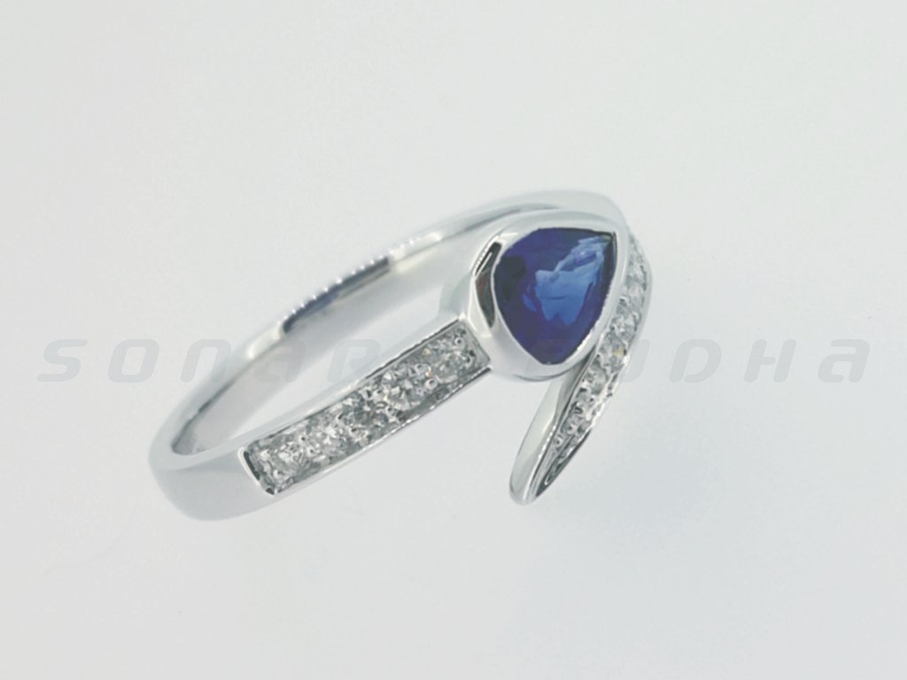 Diamond / Sapphire Ring
