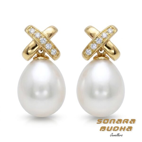 Diamond / FW Pearl Earrings
